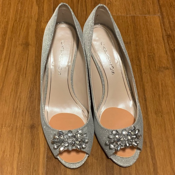Caparros Rhinestone Buckle Peep Toe Silver 2.5”  Heel Party Bridal Shoes 10.5 B - Picture 3 of 14